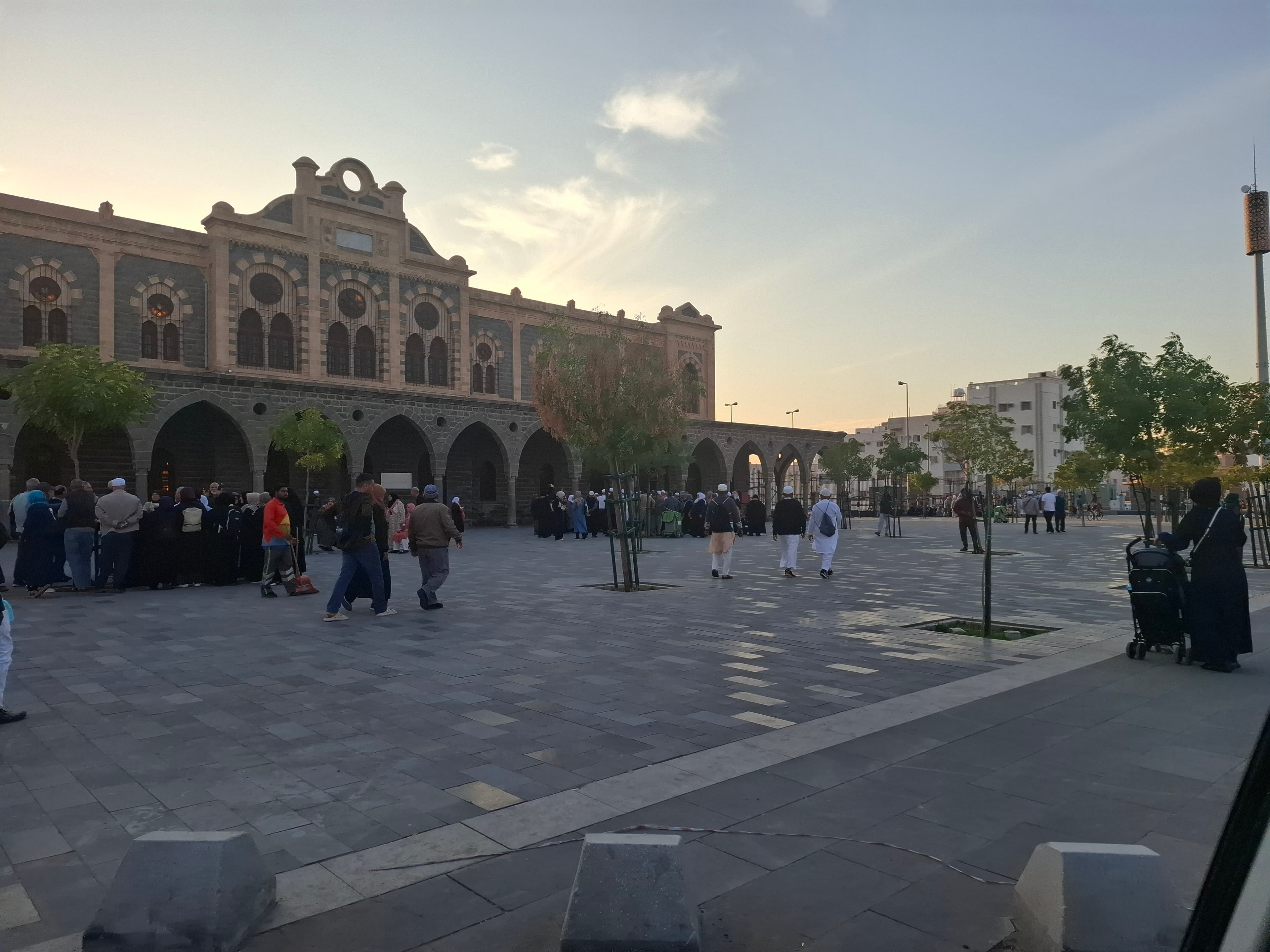 جولة رياضية بالدراجات في المدينة المنورة مع مجموعة ومرشد سياحي