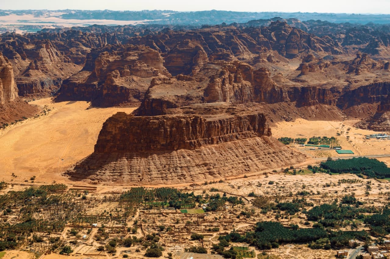 زيارة العلا من المدينة المنورة والعودة في نفس اليوم الى المدينة