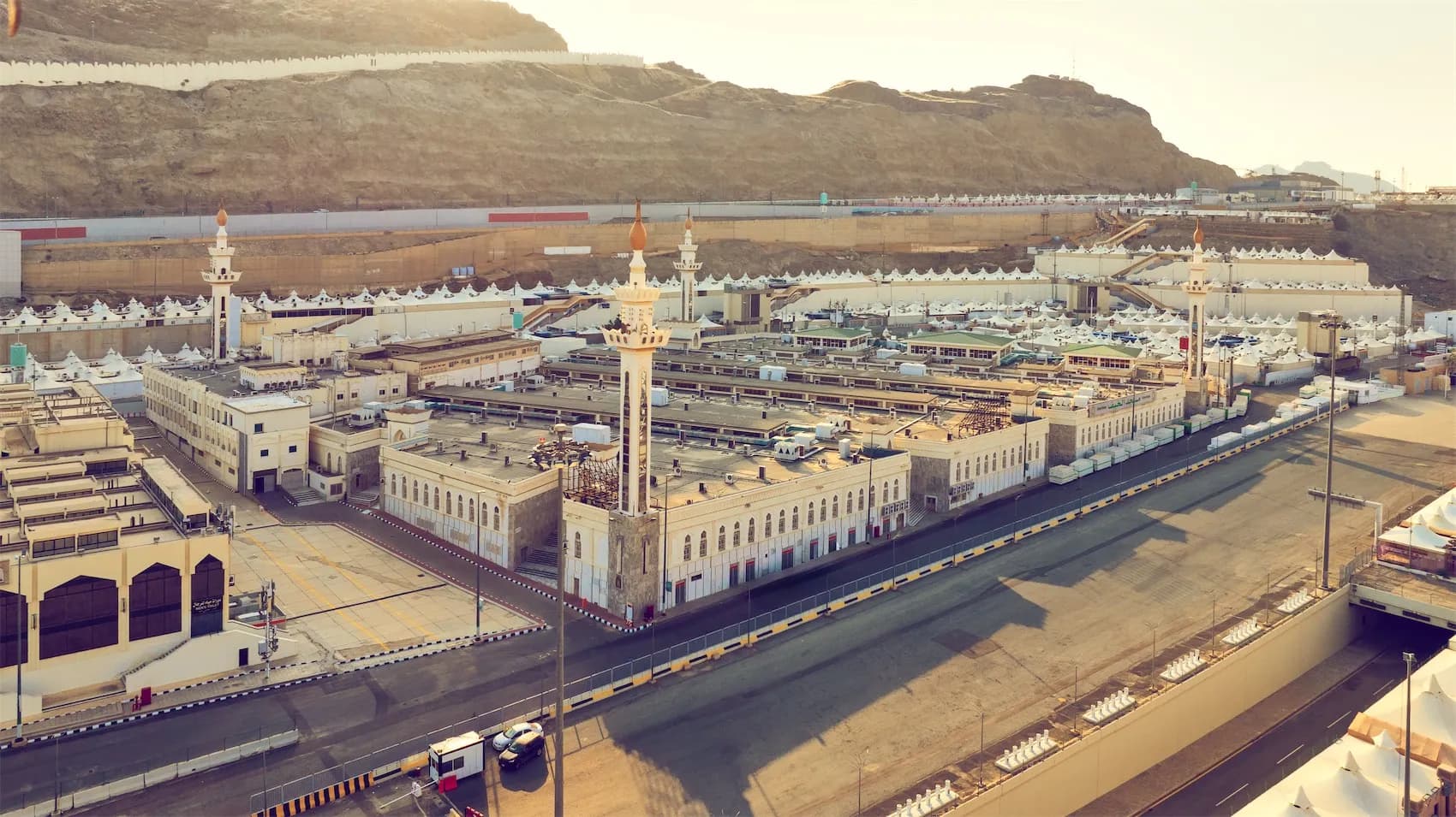 جوله في مساجد مكة التاريخية تبدأ من مسجد الجن الى مسجد البيعة